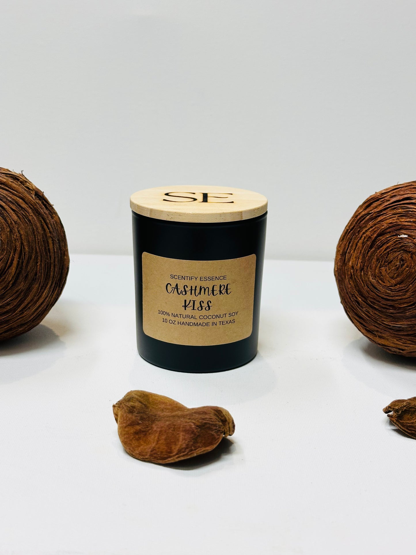 Cashmere Kiss – Warm Spices & Coconut Soy Luxury Candle