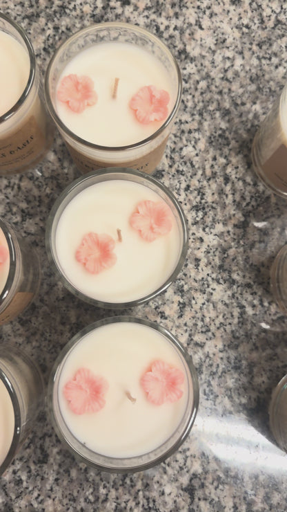 HIBISCUS OASIS – Tropical Floral Hand-Poured Candle